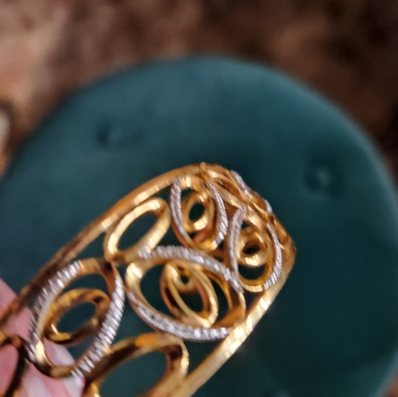 Gold plated and diamond chip cuff - Picture 10 of 10